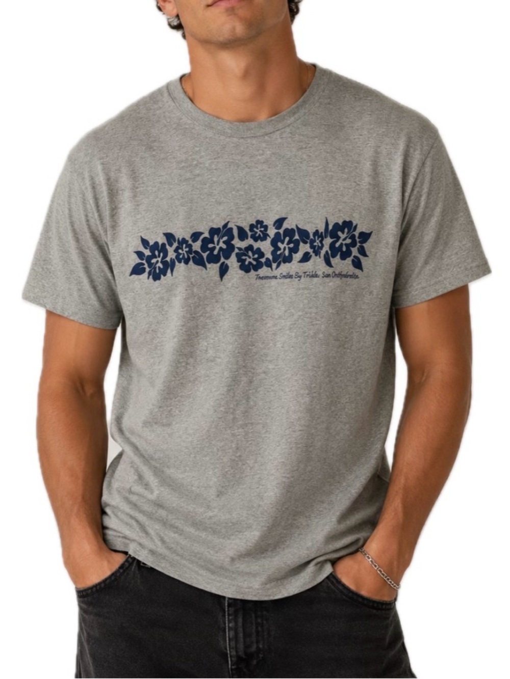 NWOT.‎ Hawaiin Hibiscus Gray T-Shirt. Size M.